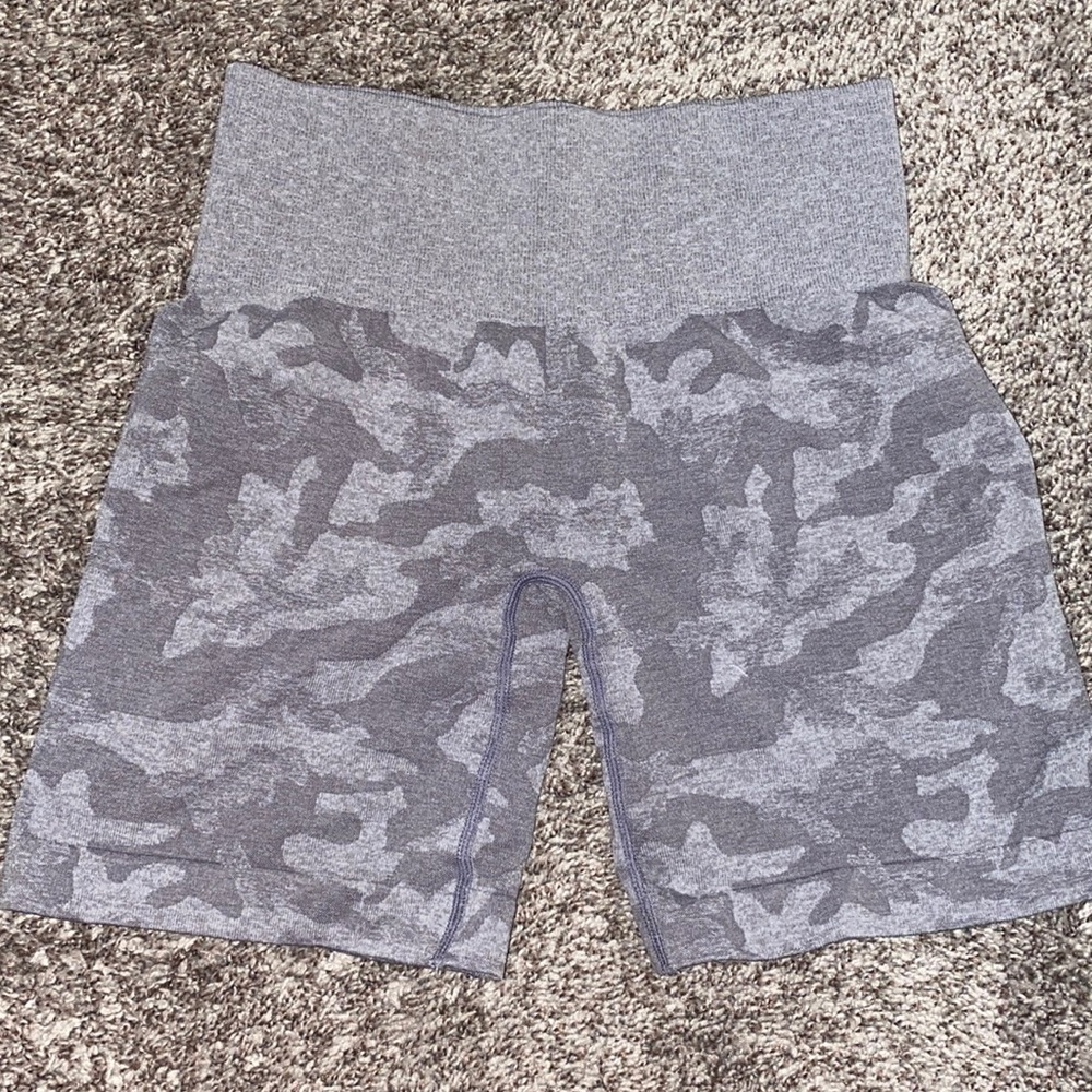 Navigation seamless shorts